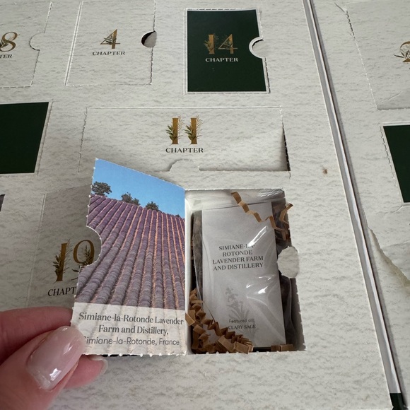 Young Living Once Upon a Farm Collection with 25 botanical charms - Picture 4 of 7